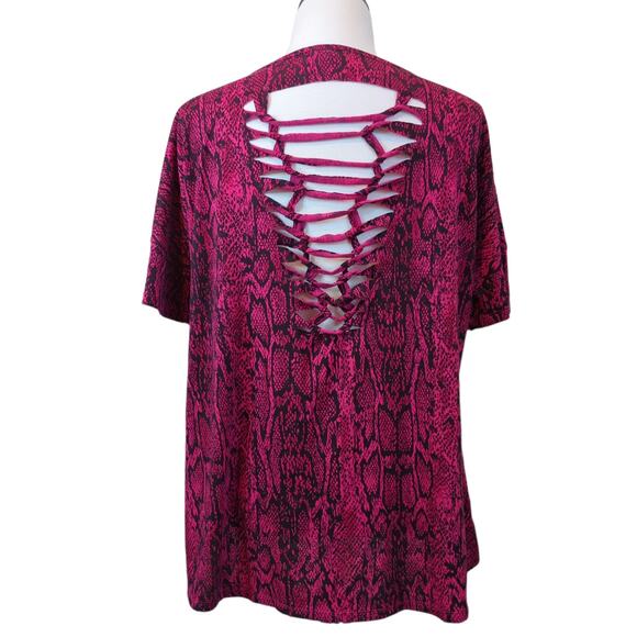 Snake Print High Low Short Sleeve Top Size 1X - Picture 3 of 3